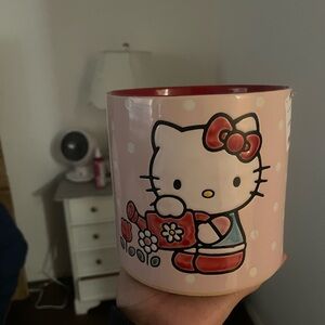 Hello kitty planter